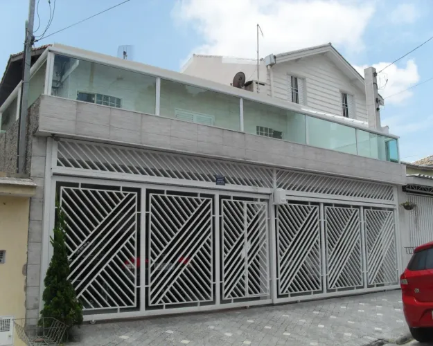 CASA COM PISCINA