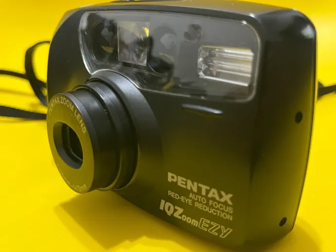 Câmera fotográfica Pentax IQZoom EZY