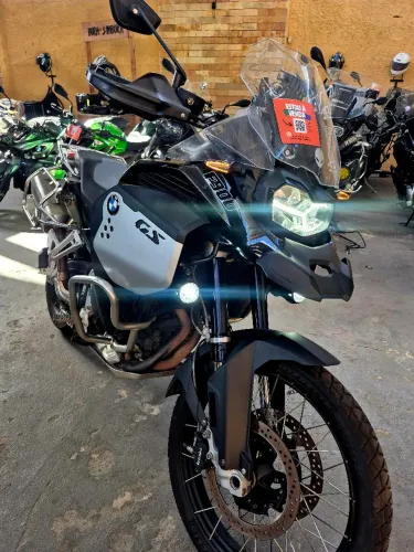 Bmw f900 adventure triple Black 
