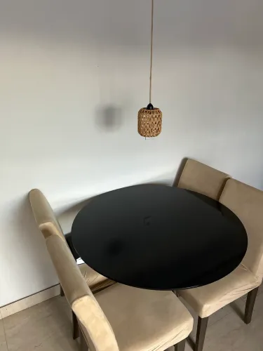 Mesa de jantar nova 4 lugares acompanha capa de cadeiras