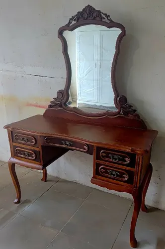 Penteadeira antiga