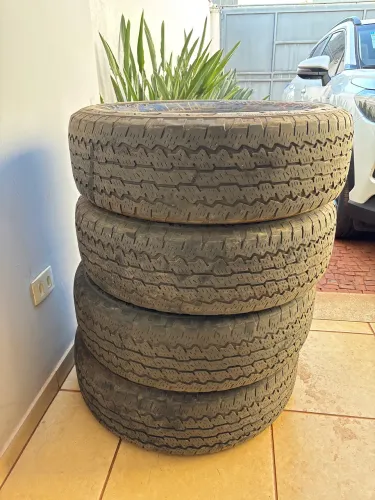 PNEUS BRIDGESTONE 255/70 ARO 17