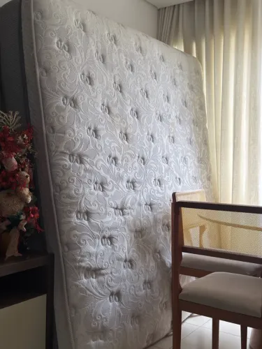 Cama box marca exclusive touth