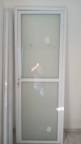 Porta alumínio vidro