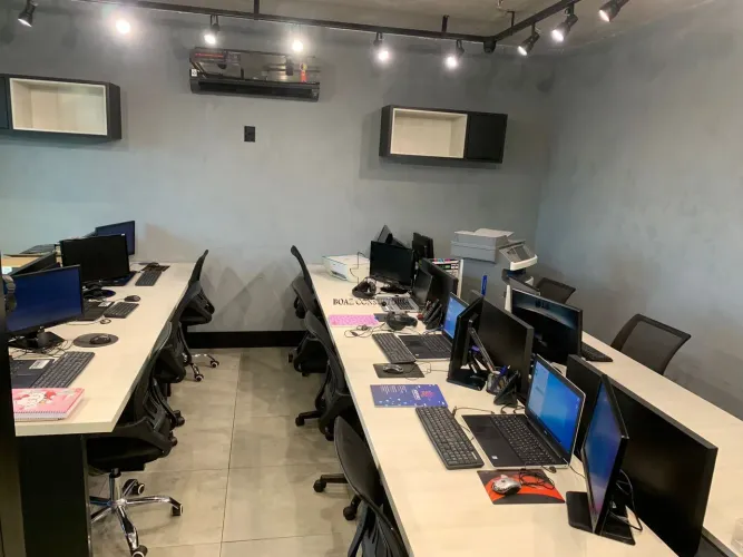 Sala Comercial Mobiliada com 2 Vagas no Jardim Vergueiro, Sorocaba
