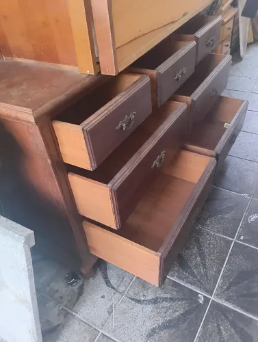 Cômoda 7 gavetas de madeira maciça