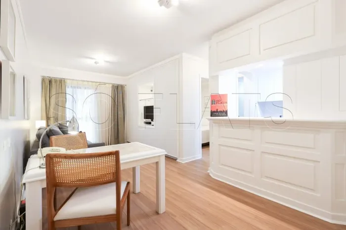 Flat estilo residencie disponível para locação, próximo a Faria Lima e Nove de Julho.