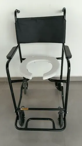 CADEIRA DE RODAS PARA BANHEIRO