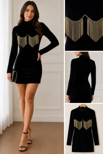 Bazar | Vestido Preto de Veludo com Aplicação Dourada Manga Longa
