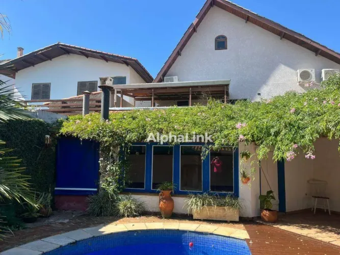 Casa com 3 dormitórios para alugar, 244 m² por R$ 13.897,95/mês - Alphaville - Santana de