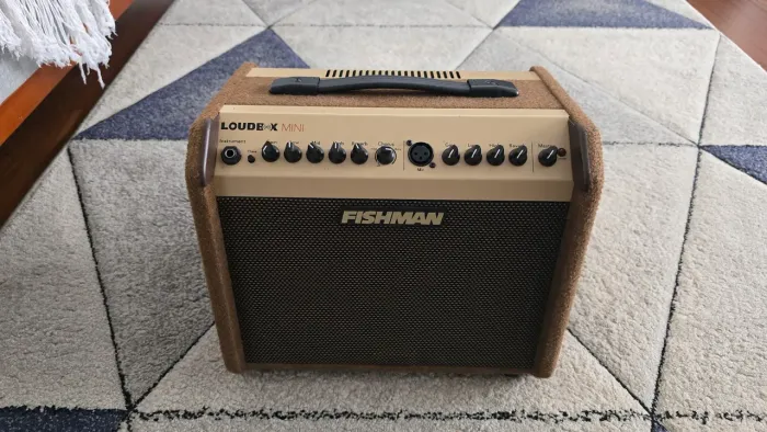 Amplificador Para violão e voz Fishman Loudbox Mini