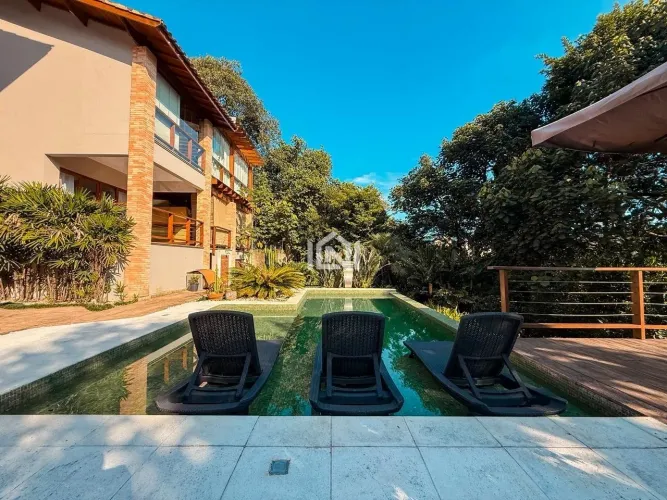 Casa à venda no condomínio Jardim Passárgada C