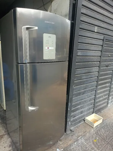 Geladeira Brastemp inox funcionando perfeitamente entrego