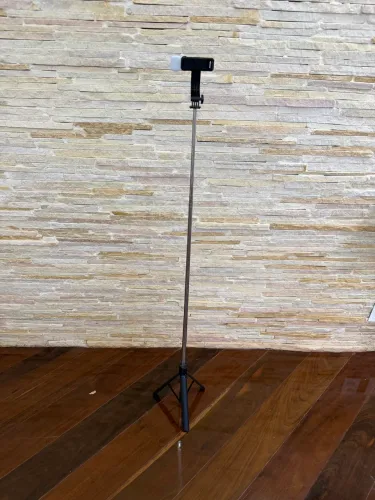 Bastão de Selfie com Tripé + Luz LED para Celular