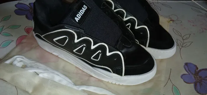Tênis adidas chunk