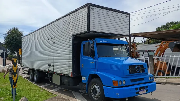 MB L1620 2004 Truck Baú 11m