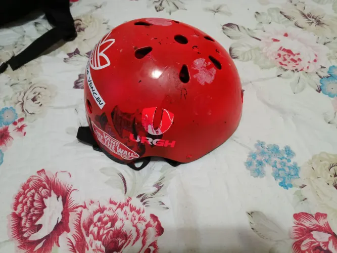 Capacete Skate Urgh tamanho G 