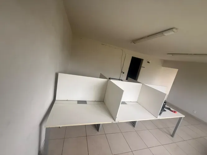 ESTAÇÃO COM 4 e com 6 LUGARES COM TOMADA IMBUTIDA