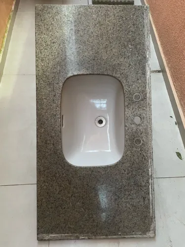 Tampo de granito com cuba