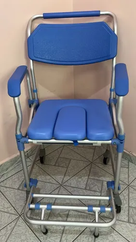 Cadeira de banho semi nova alcochoafa