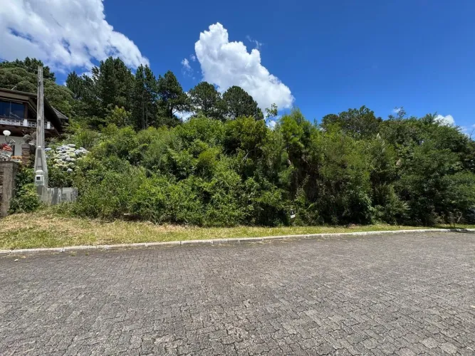 Terreno à Venda no Vale das Colinas - Gramado/RS
