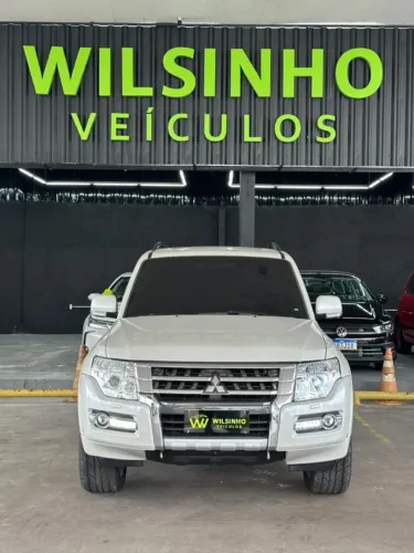 Mitsubishi Pajero HPE Full 3.2 4X4 T.i.dies. 5P AUT 2019