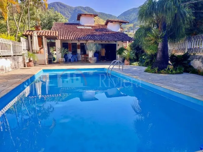 Casa com Piscina a Venda em São Francisco a 150 Metros da Praia