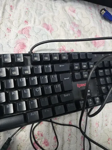 Teclado Mecânico Gamer Redragon (Modelo TKL/Compacto)
