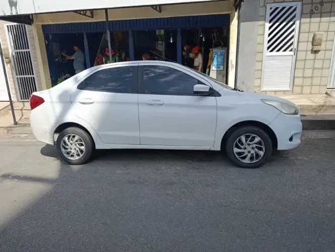 Ford KA+ Sedan 1.5 16V Flex 4P 2015