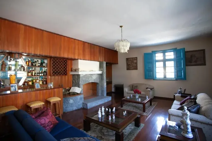 Casa à Venda - Santa Rosa, 3 Quartos, 447 m2
