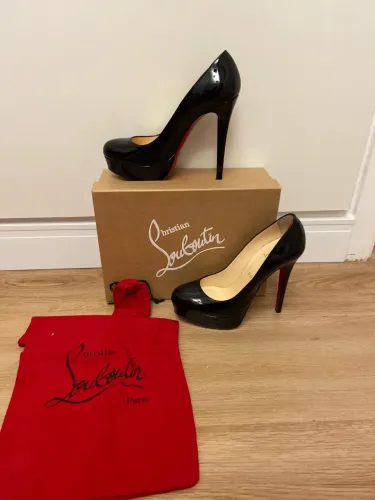 Sapato Louboutin Preto