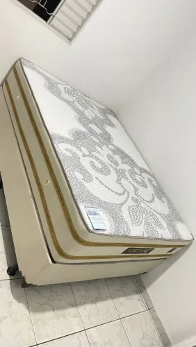 Cama Queen para seu descanso