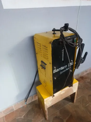 Máquina de solda esab bantan serralheiro 250A