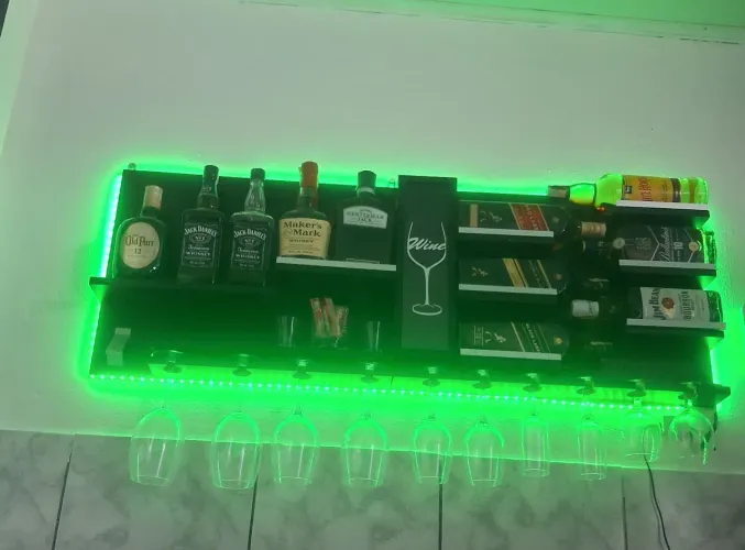 Adega de parede 