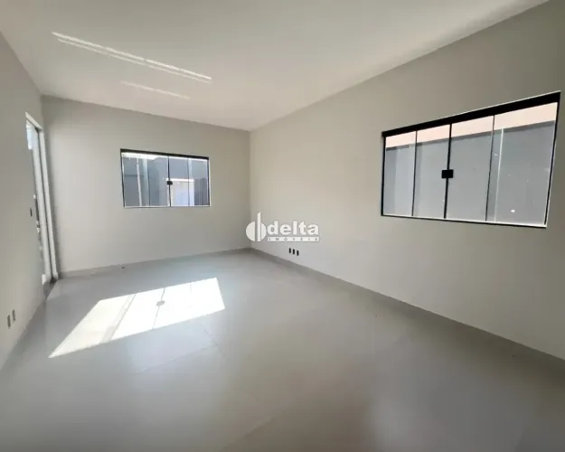 Casa com 3 quartos sendo 1 suíte disponível para venda no bairro Jardim Sucupira em Uberlâ