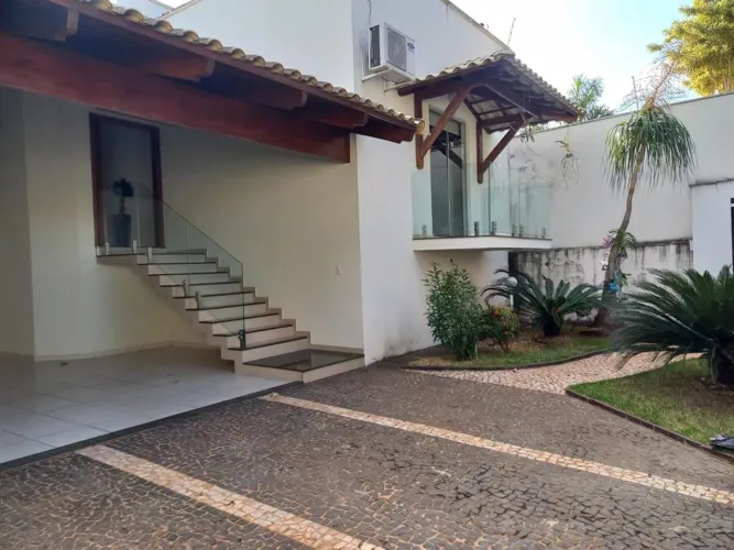 Casa com 280m² 3 quartos à venda no Cidade Jardim