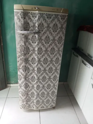 Vendo geladeira por 580 reais *34