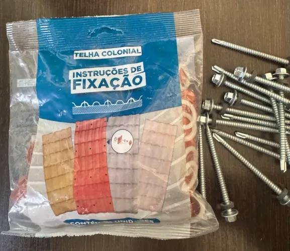 Kit 20 Capas e Parafusos de Vedação para Fixação de Telha PVC Colonial