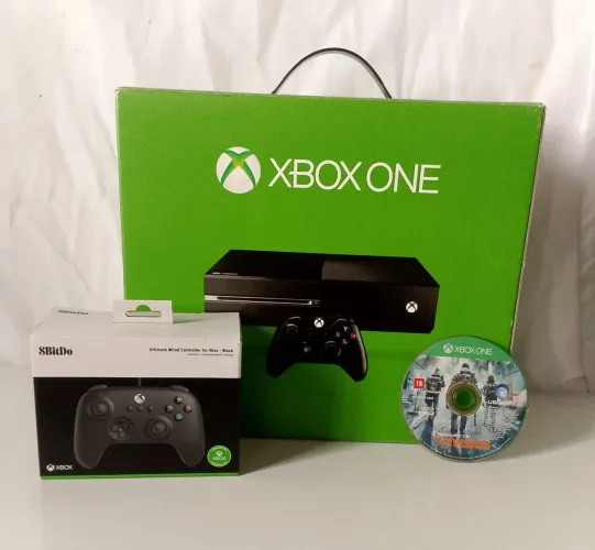XBOX ONE 500GB + CAIXA + CONTROLE 8BitDo + JOGO