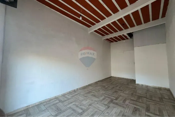 Loja para Locação no Bairro Palmeiras: 40m², 1 Banheiro