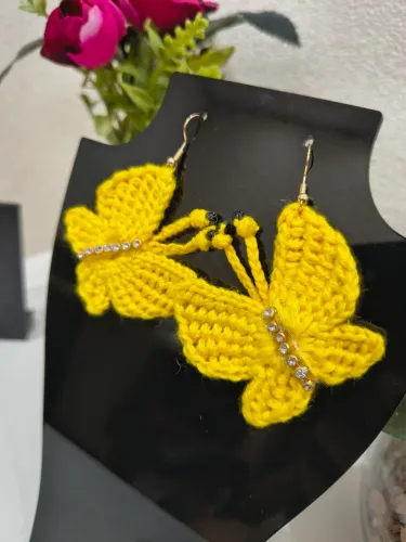 Brinco de crochê
