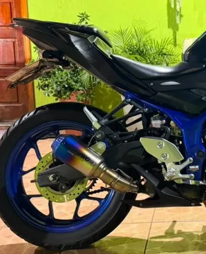 Ponteira do escapamento de moto MT03 e R3