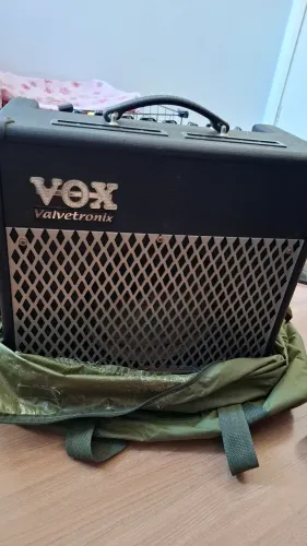 Amplificador valvulado de guitarra Vox Valvetronix AD30VT