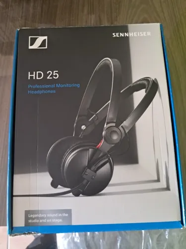 Fone De Ouvido Sennheiser Hd 25 Light DJ Hd25 Headphones Cor Preta