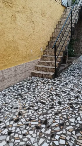 Aluga-se apartamento em Oswaldo Cruz, próximo ao mercado, trem, ônibus...