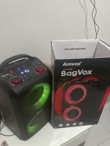 Caixa de som semi nova
