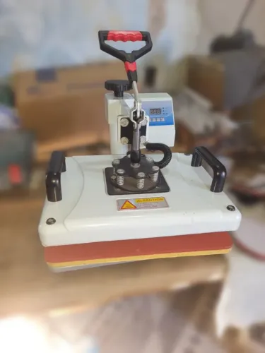 MÁQUINA DE SUBLIMAÇÃO 8 EM 1 - USADA APENAS UMA VEZ!