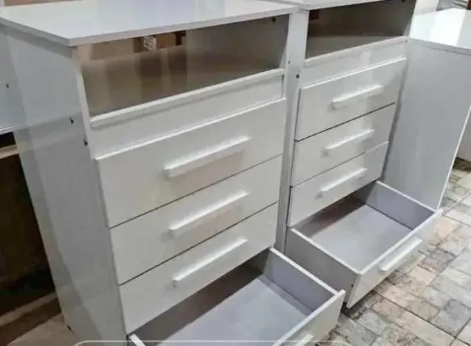 COMODA 4 GAVETAS ( DIRETAMENTE DE LOJA ) FAÇA JA SEU PEDIDO