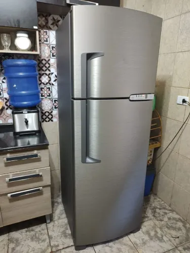 Envelopamento de geladeiras e eletrodomésticos