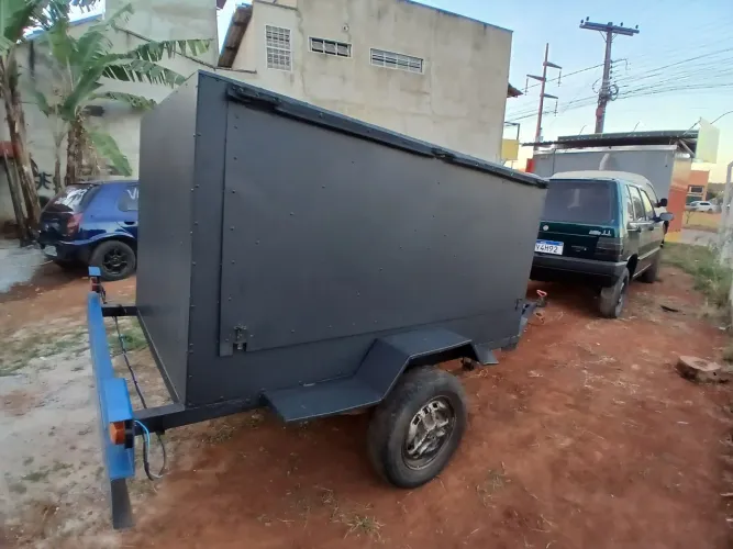Carretinha reboque bau